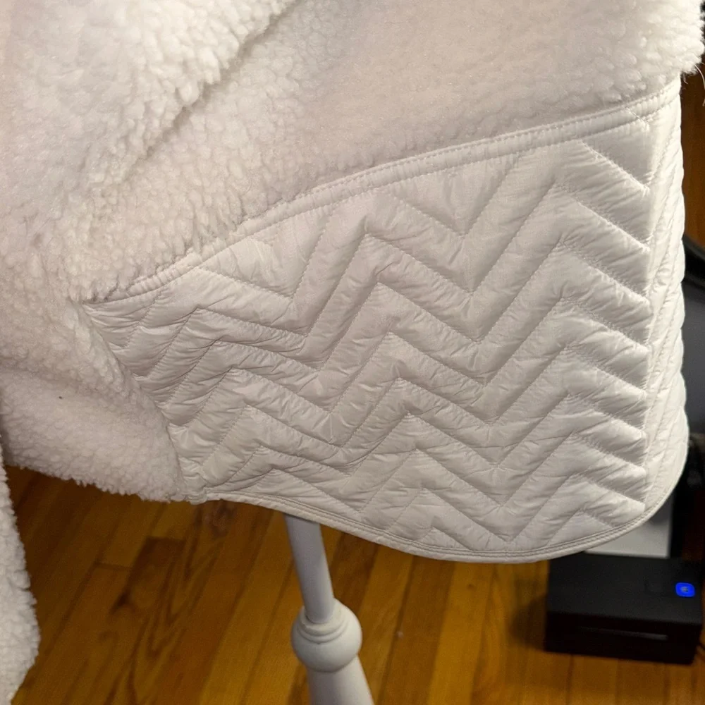 Women's White Sherpa Pullover Jacket